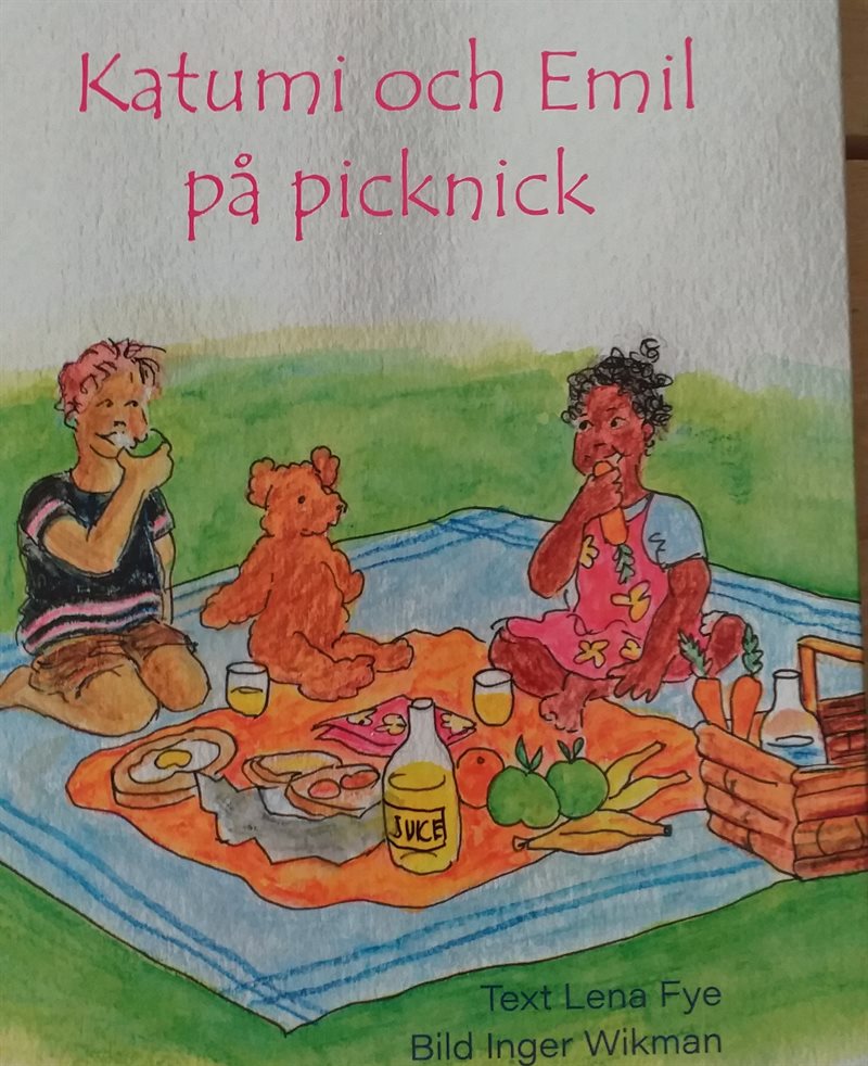 Katumi och Emil på picknick