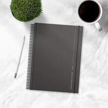 Organizer & Notes 2027 svart